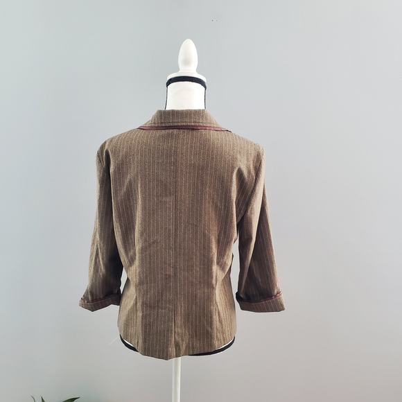 R.Q.T Striped Cuffed Ankle Pants Suit 8 - Picture 3 of 16